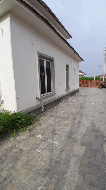 3 Bedroom Semi-Detached Duplex, photo 3