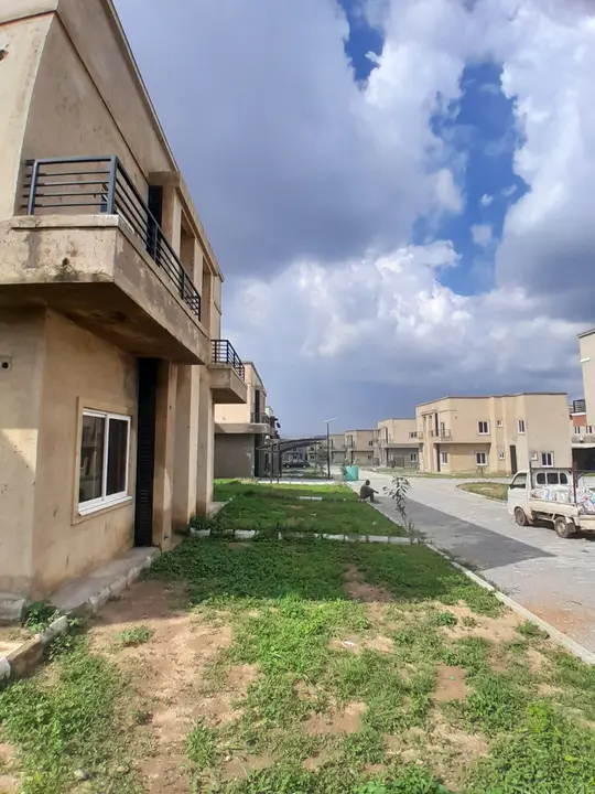 Urban Shelter, Promenade VI Estate, Site inspection, photo 1